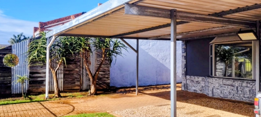 4 Bedroom Property for Sale in Noorsekloof Eastern Cape